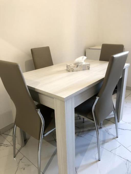 Casa Martina Pronta Per Te, Con Due Stanze Da Letto! Lägenhet Turin Exteriör bild